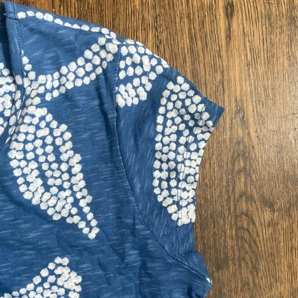 Elegant Blue and White Midi Dress - Picture 4 of 10